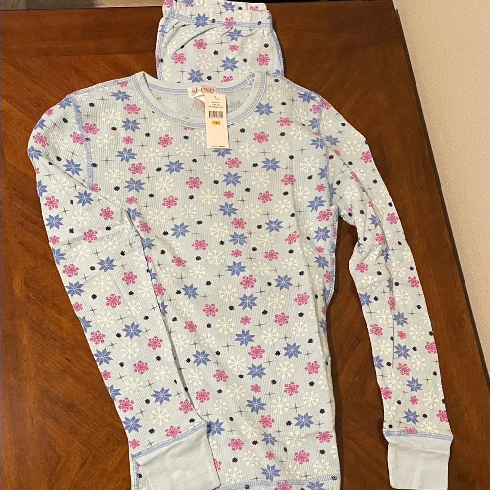 Kids Pajamas with Snowflake and Floral Print